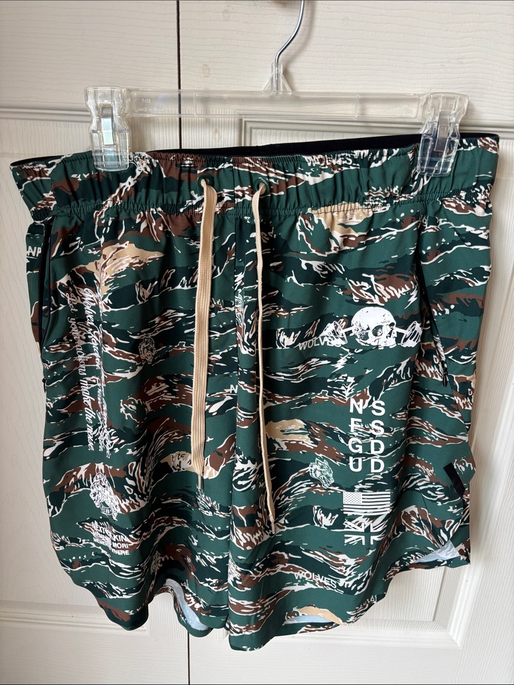 Darc Sport men’s Green Camo Drawstring wolves limited edition Athletic Shorts LG